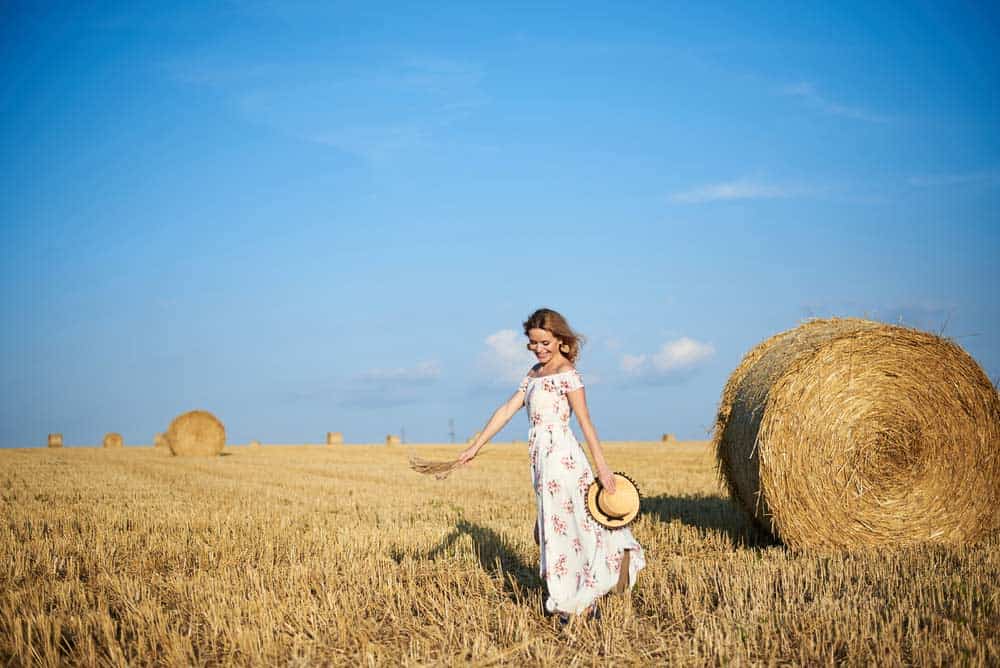 Langes Sommerkleid (de.depositphotos.com) Langes Sommerkleid (de.depositphotos.com)